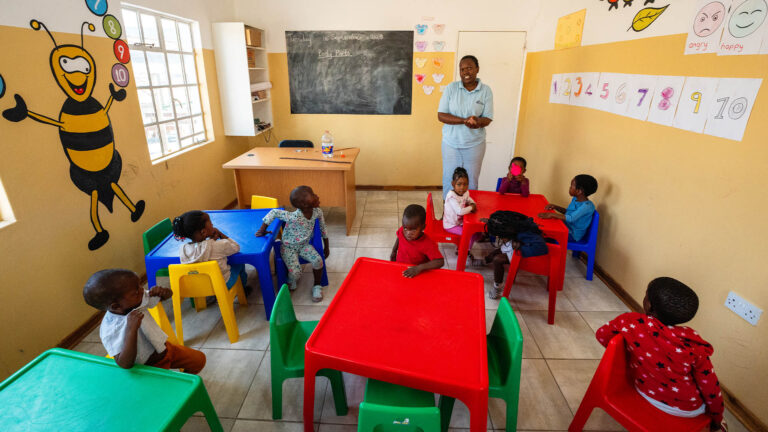 Gallery_0000_Bots_Khwai Village_Tom Frew_L4_Learning Tree 34